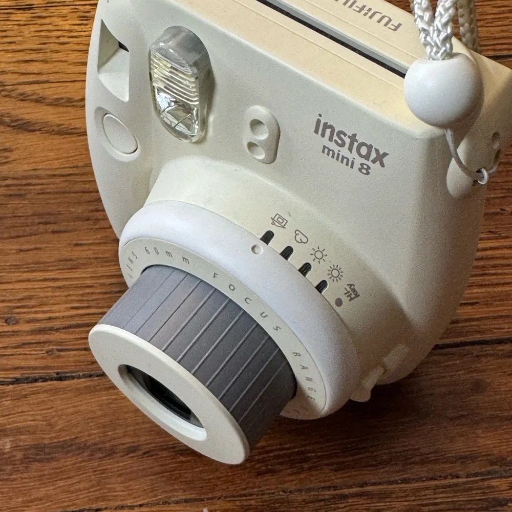 Fuji-film Instax Mini 8 Instant Camera - Cream